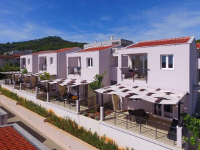 Apartments Dalmatia in Preko, island Ugljan, with swimmingpool